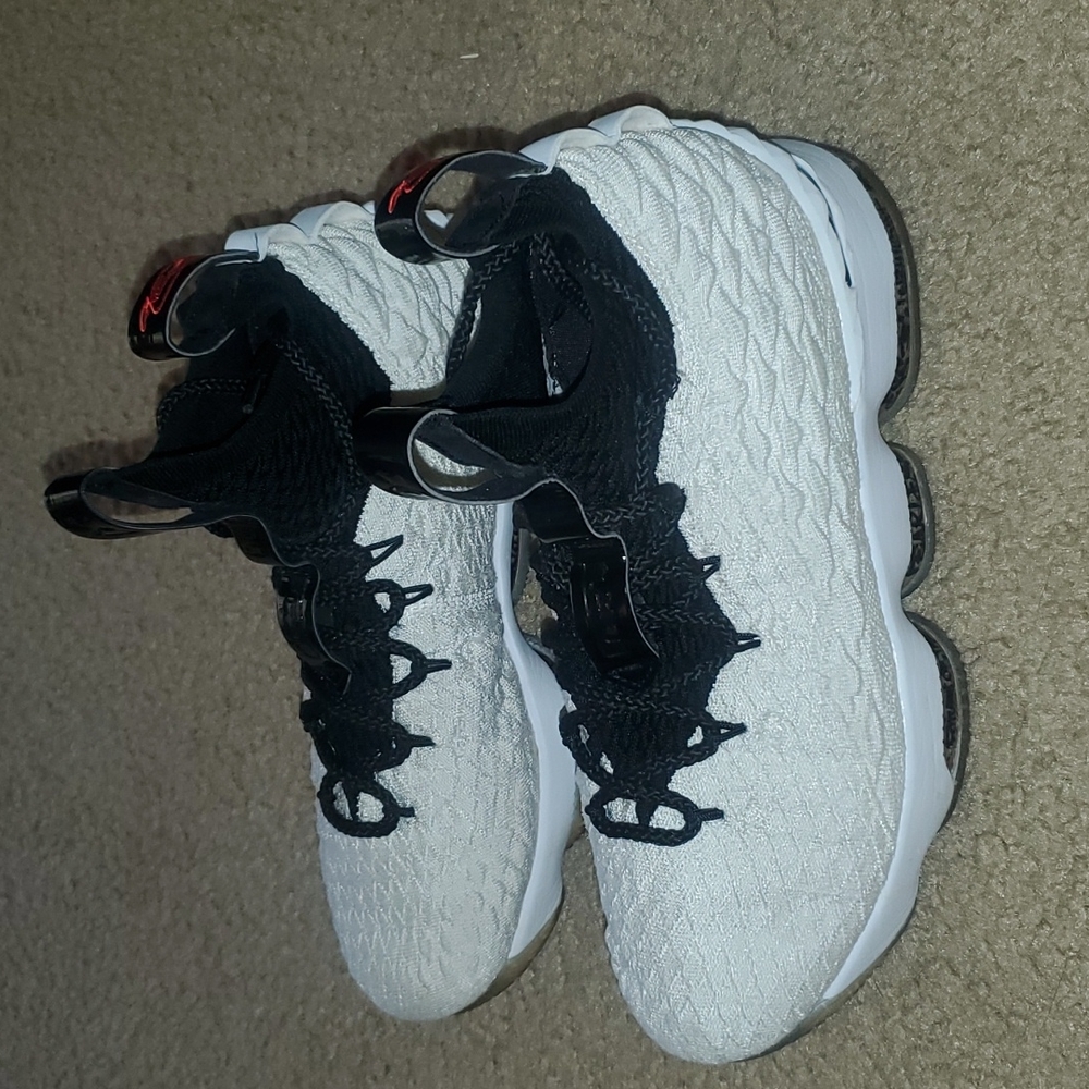 Lebron 15 Graffiti